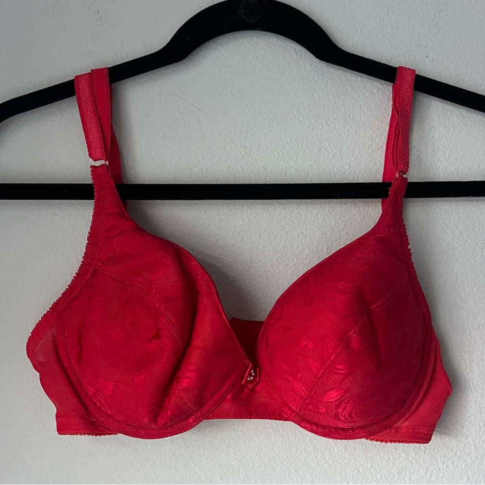 Vintage 34 C Elegant Red Lace Padded Bra